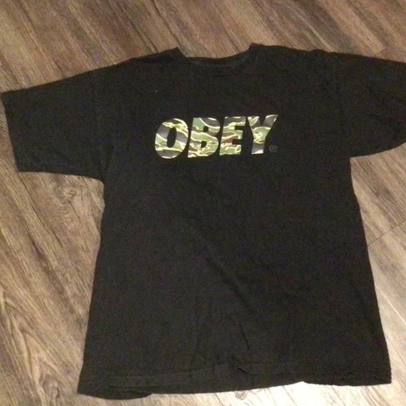 OBEY tshirt - Picture 1 of 1